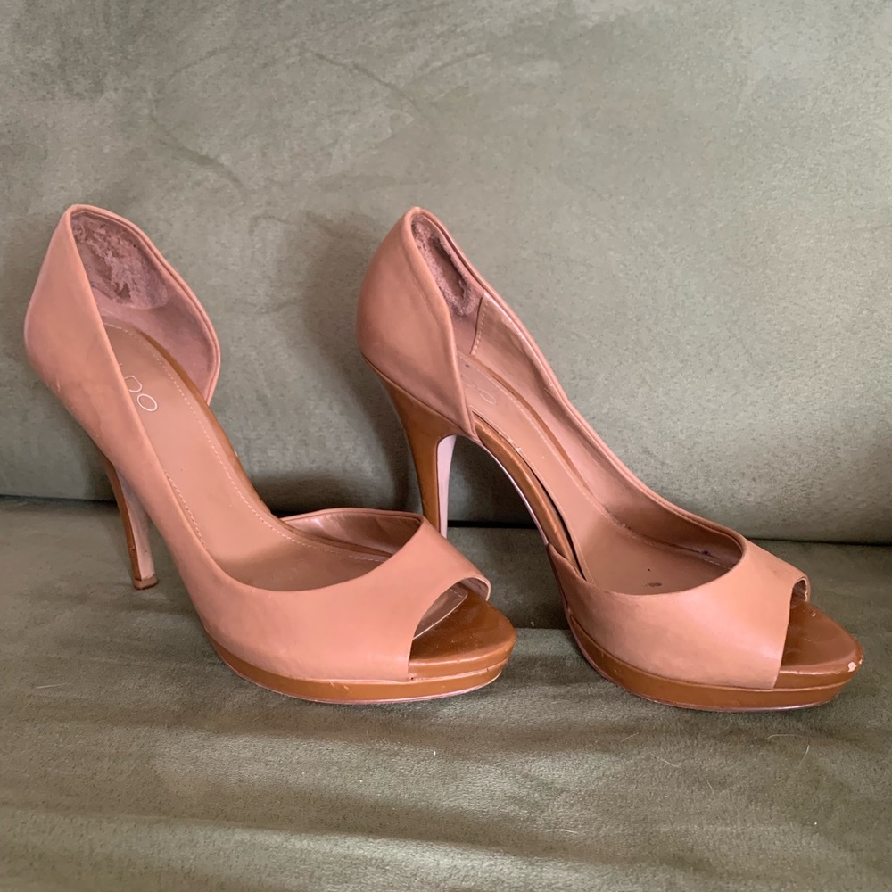 Nude peep toe Aldo heels